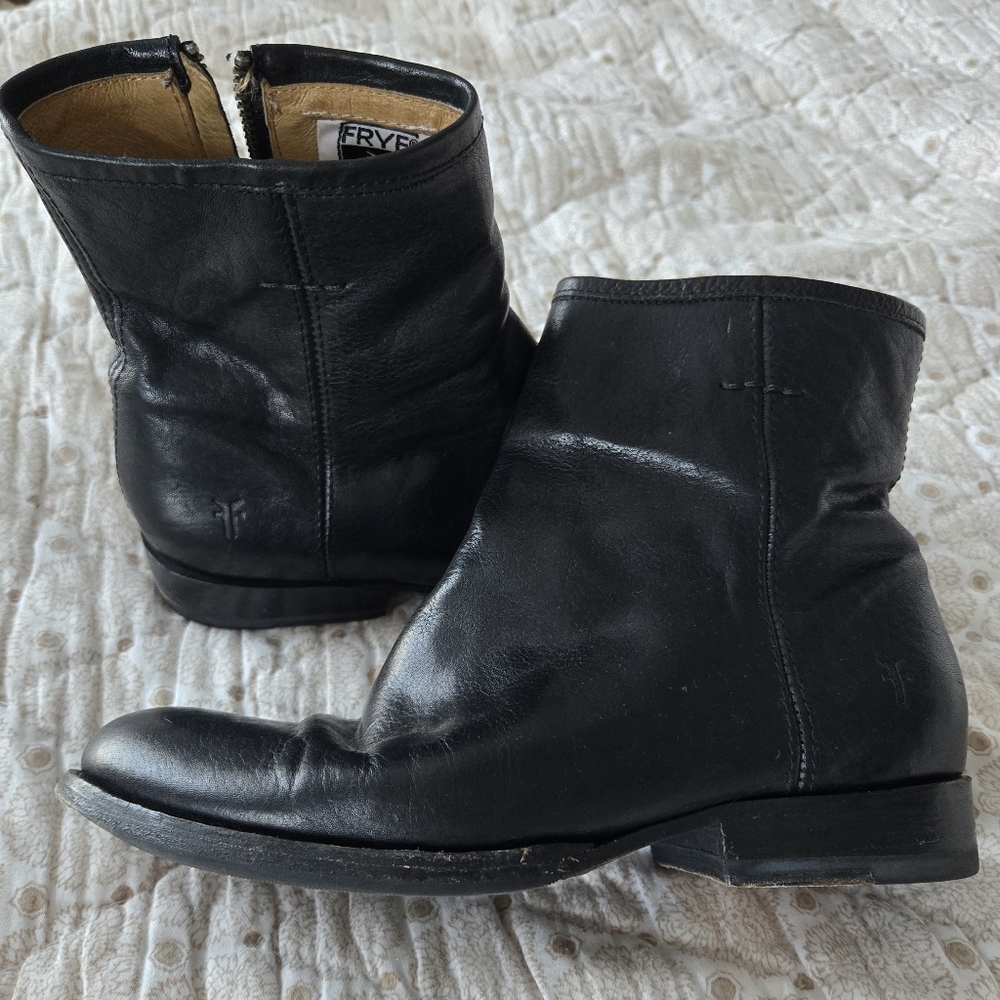 Frye Classic Black Leather Boots